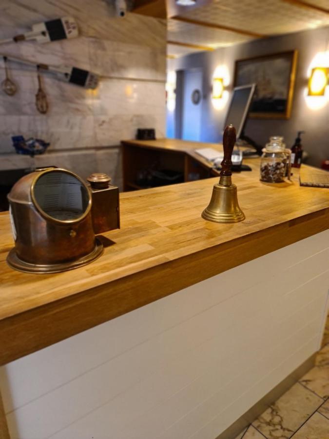 Hamnhotellet Kronan Ландскруна Екстериор снимка